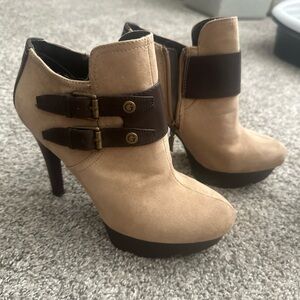 Elegant Tan and Brown Guess Women's Ankle Boots Size 7.5M